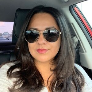 Meet your Posher, Alexis